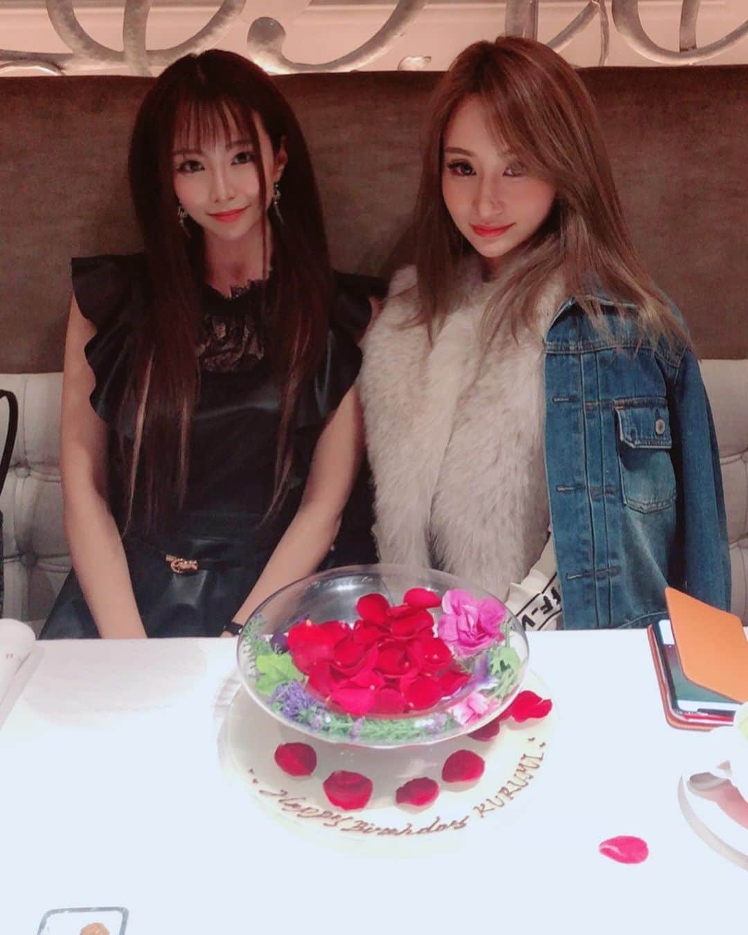 雛姫愛さんのインスタグラム写真 - (雛姫愛Instagram)「くるみさんのお誕生日お祝いした❤︎ お気に入りのレザーワンピース❤︎ からのほのかさんも合流して久しぶりの仲良しな先輩と3人❤︎  #らーるえらまにえーる #お誕生日 #おめでとう #大好き」10月22日 17時31分 - mana_hinaki