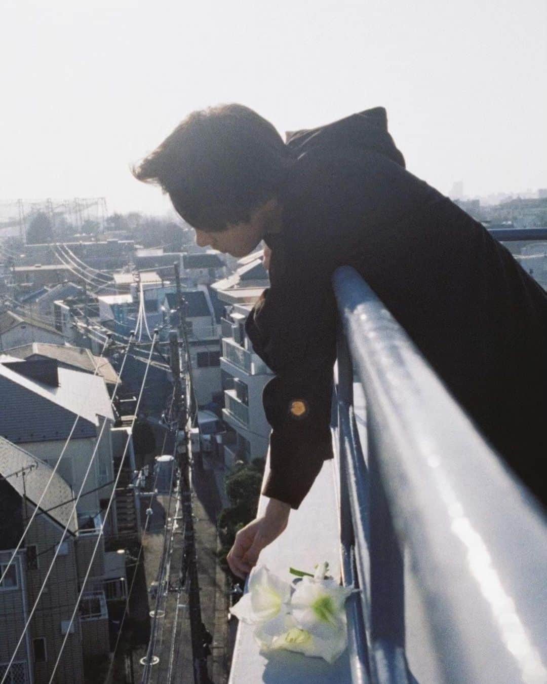 尾北翼さんのインスタグラム写真 - (尾北翼Instagram)「photo by sara . . .  #instagood #vague_memories #instagramjapan #filmphoto#filmphotography#portrait#film_japan#portraitvision #closeup_archive #indy_photolife#ig_japan #halfcamera#jp_portrait #team_jp#igers_japan#film_com #art_of_japan #film_addicts_ #good_portrait_world #jp_portrait部#indiependentmag #shootfilmmag#ファインダー越しの私の世界#ふぃるむ寫眞#フィルムと生活#フィルムに恋してる#35mm #film_jp #reco_ig #hibi_jp」10月22日 17時36分 - tsubasa_okita