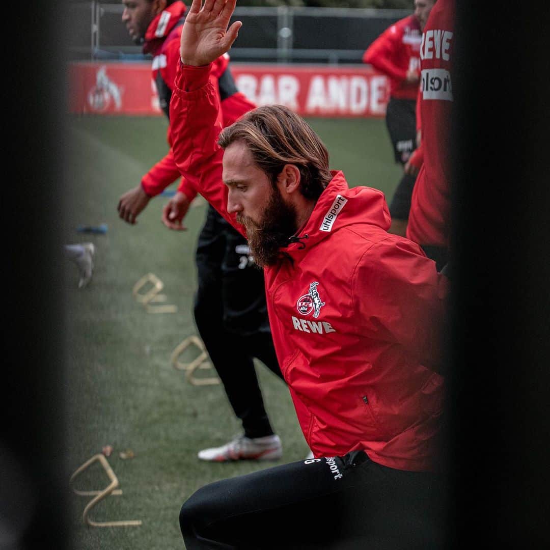 マルコ・ヘーガーのインスタグラム：「🙋🏻‍♂️🙋🏻‍♂️🙋🏻‍♂️ @fckoeln  #effzeh #fc #cologne #köln #training #comeback #hardwork #blessed #positivevibes #proud #mh6 #liebedeinestadt」