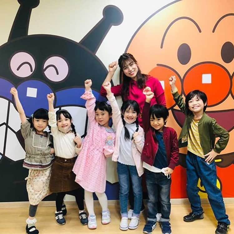 高樹リサさんのインスタグラム写真 - (高樹リサInstagram)「昨日はそれいけ！アンパンマンくらぶの撮影でした。 またちょっと久しぶりだったな〜。 今年は毎月みんなに会えなくて寂しいですが、 元気100倍以上のパワフルさで安心しました😄✨ . 毎週月曜〜木曜の朝8時〜 BS日テレにて放送中です。 ぜひご覧ください🤗 #アンパンマン」10月22日 17時54分 - lisalisa_takagi