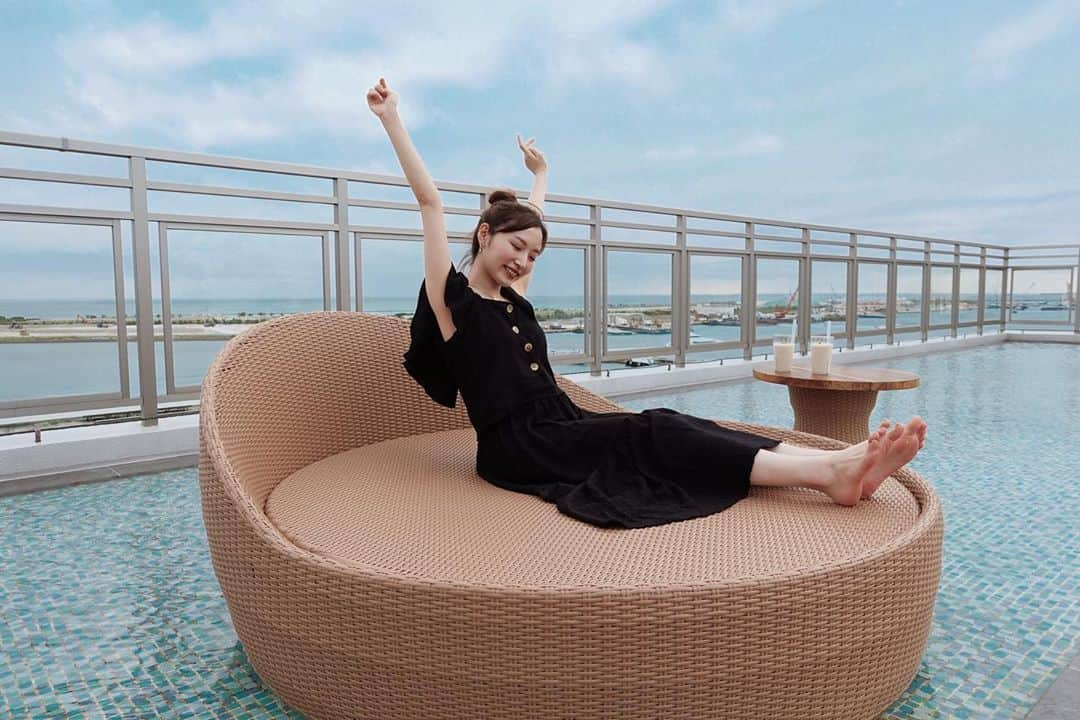 茉莉さんのインスタグラム写真 - (茉莉Instagram)「🍹⛱ #rooftopviews」10月22日 18時00分 - mari._xx