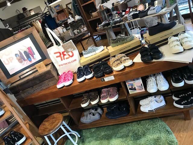 アールエフダブリューさんのインスタグラム写真 - (アールエフダブリューInstagram)「【RFW DEALER INFORMATION】  福井県のセレクトショップ Sympa(サンパ)鯖江店 ただいまRFWのPOP-UPが開催中！ 今月末まで開催しておりますので、 ぜひよろしくお願いします。  sympa鯖江店 福井県鯖江市水落町２丁目２８－３１ 0778-29-0538  www.rfwtokyo.com  Sympa https://sympa.co.jp/shop/sabae/  #rfw #rfwtokyo #rhythmfootwear #sneaker #sneakers #kicks #instashoes #instakicks #sneakerhead #sneakerheads #nicekicks #sneakerfreak #kickstagram #2020aw #autumn #winter #sympa #サンパ #鯖江 #sabae #fukui」10月22日 18時01分 - rfwtokyo