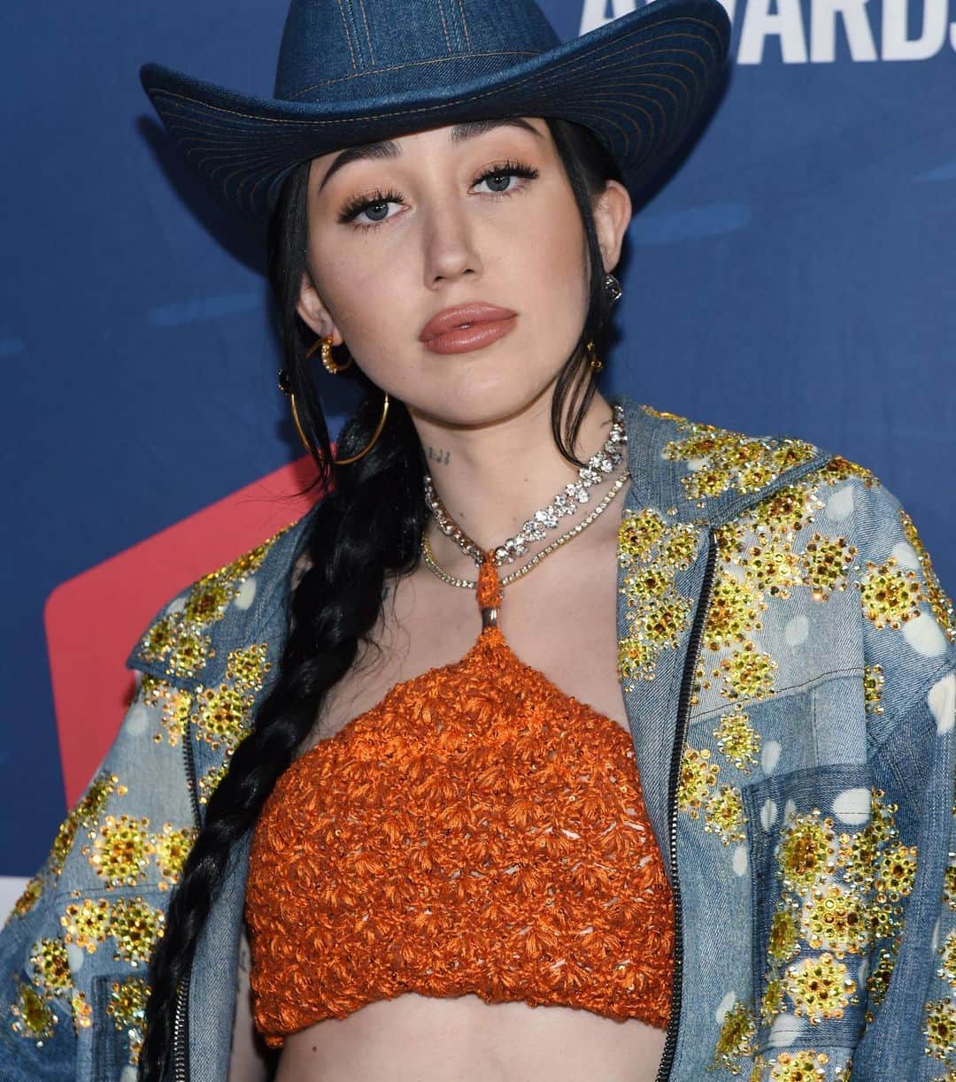 MTVさんのインスタグラム写真 - (MTVInstagram)「So many cuties have arrived on the #CMTawards carpet, and my pop country loving heart is READY. Let’s do this, the show is on 🎶」10月22日 9時09分 - mtv