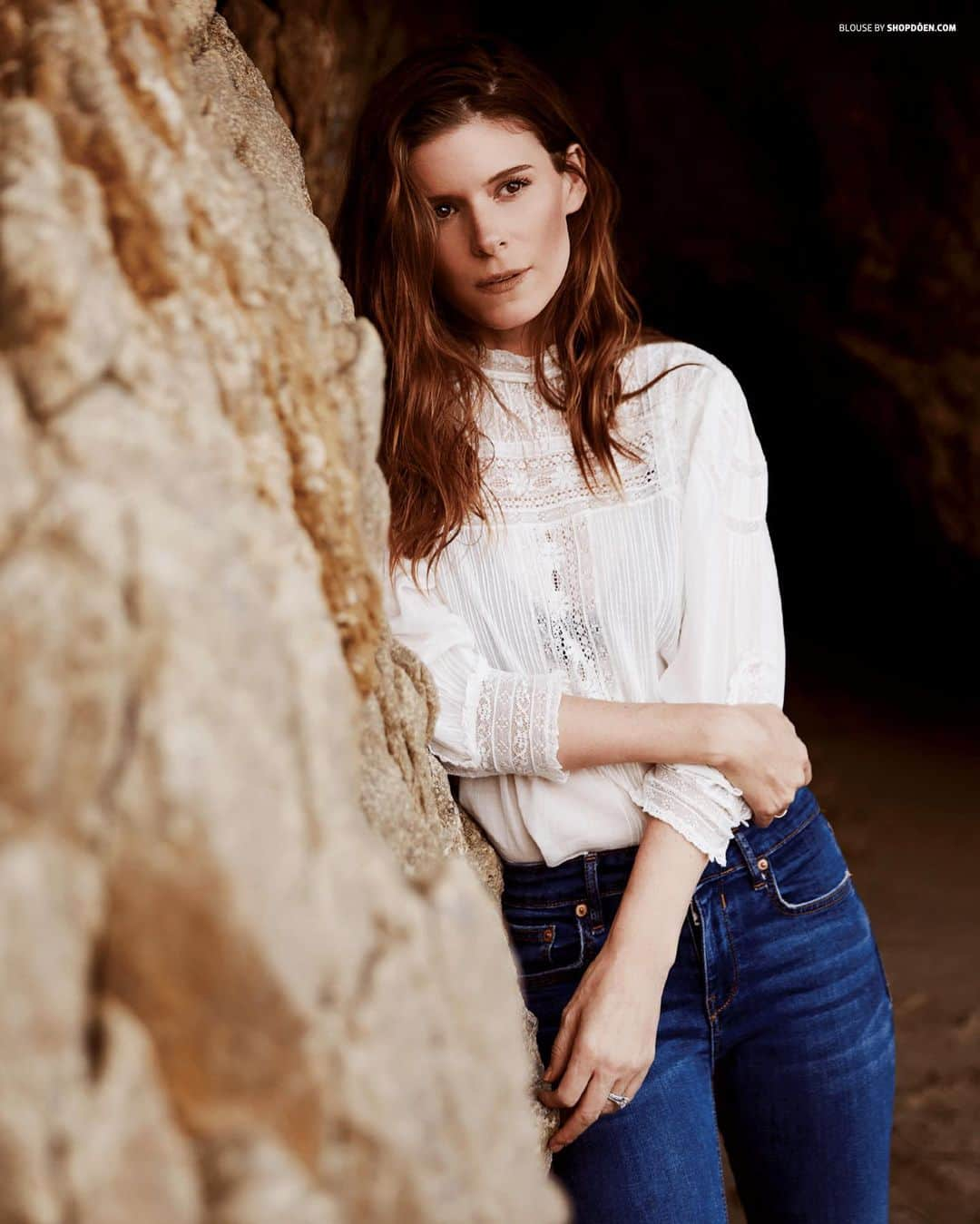 マラ・ロザックさんのインスタグラム写真 - (マラ・ロザックInstagram)「Beauty inside & OUT! 🤍 This may have been one of the quickest most beautiful shoots. @katemara you’re a dream! Hair texture-loosely braided & sprayed with @authenticbeautyconcept.us working hairspray, let out & voilà! Make up by @lucyhalperin」10月22日 9時17分 - mararoszak