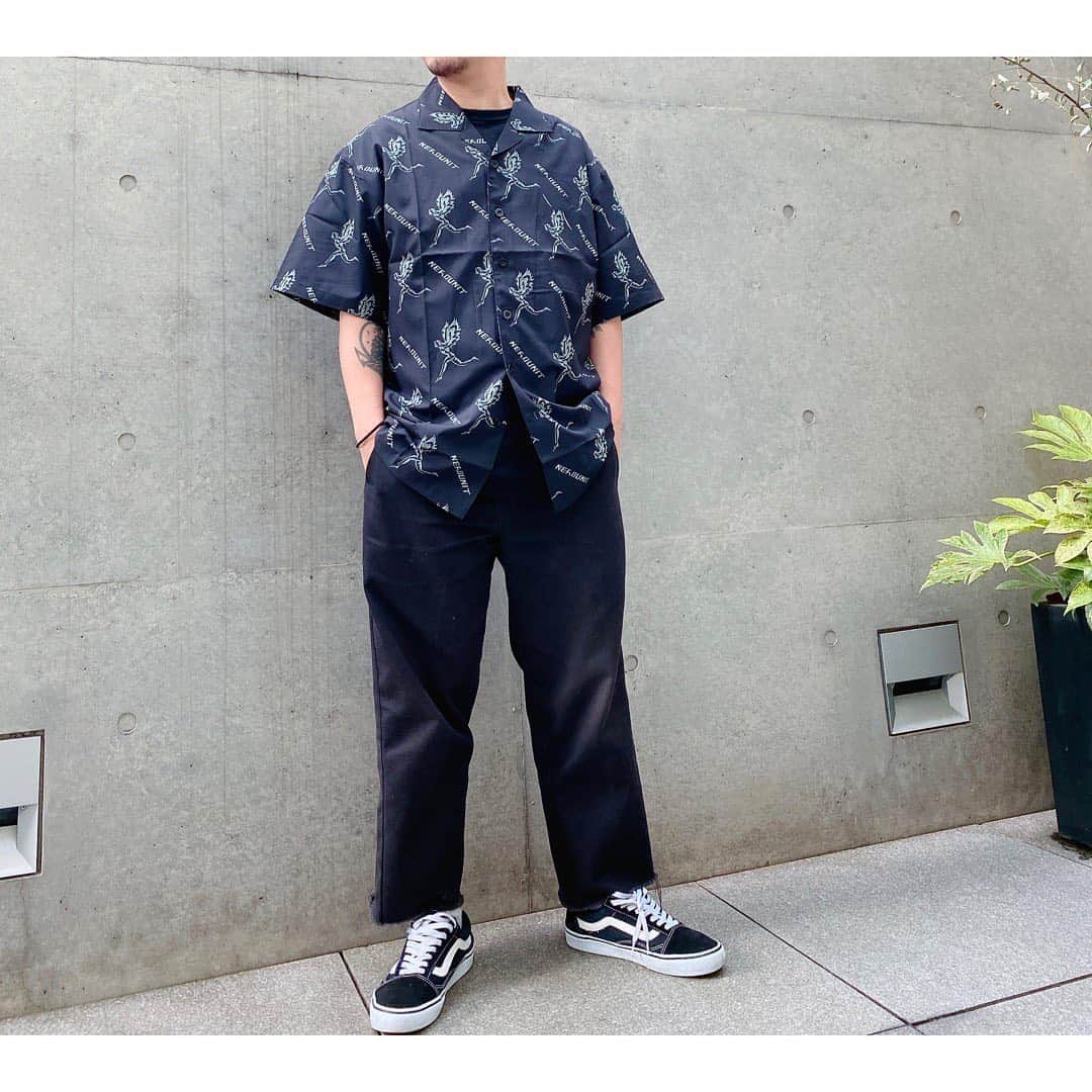 朝日光輝さんのインスタグラム写真 - (朝日光輝Instagram)「先日届いた　@nerdunit.jp の  Tシャツとシャツ✨  寒くなっても仕事する時は半袖なんで  オールシーズン必要です😎✨ * * * * * * * * * * #nerdunit#nerdunitjp#Tシャツ#シャツ#オールシーズン#ファッション#メンズファッション#美容師#ヘアメイク」10月22日 9時24分 - mitsuteru_asahi