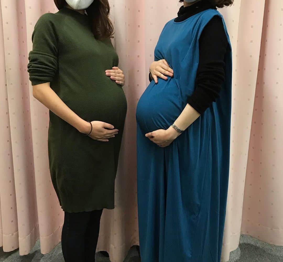 井脇幸江さんのインスタグラム写真 - (井脇幸江Instagram)「IBCは、子だくさん❣️🥰  結婚しても、妊娠しても、子育てしていても❗️ 母親としての役割は重く大変だからこそ、自分の時間、つまり自分の人生を豊かに、大切にして欲しい✨と、常々思っています。  赤ちゃんは、授かるもの。  「作る」とか「作らない」と表現することが、私は好きではありません。  舞台前に授かることもあったけれど、「ごめんなさい」なんて言ってほしくない。 『おめでとう😍🎉💘』 以外の、何があるの？？？  これまでに、3人生まれてきました。間もなく2人、生まれてきます。どうか、無事に生まれますように💕という願いと応援のため、ほんの短い時間でしたが、妊婦メンバーが、スタジオに来てくれました。  オーガニック弁当を取り寄せ、お茶で乾杯🍵  退団する者も居ますが、これからもずっと仲間💓 一生、私の宝物✨  みんな、2人のお腹に興味津々😆その姿も可愛いなと思いました。  いつ産んでも良いバレエ団 いつでも戻ってこれるバレエ団 それが、IBCです☺️💖  若いみんなの健康を、心から祈っています。  #Ballet #Dancer #バレエ #バレエダンサー #芸術 #芸術観賞 #舞台 #stage #美の世界 #四ッ谷 #Iwaki Ballet Company #バレエスタジオ #バレエ教師 #バレエ教室 #美しい #楽しい #人生 #妊娠 #妊婦ダンサー #応援 #みどりえオーガニックデリバリー #幸せ #赤ちゃん #井脇幸江」10月22日 9時26分 - yukie.iwaki