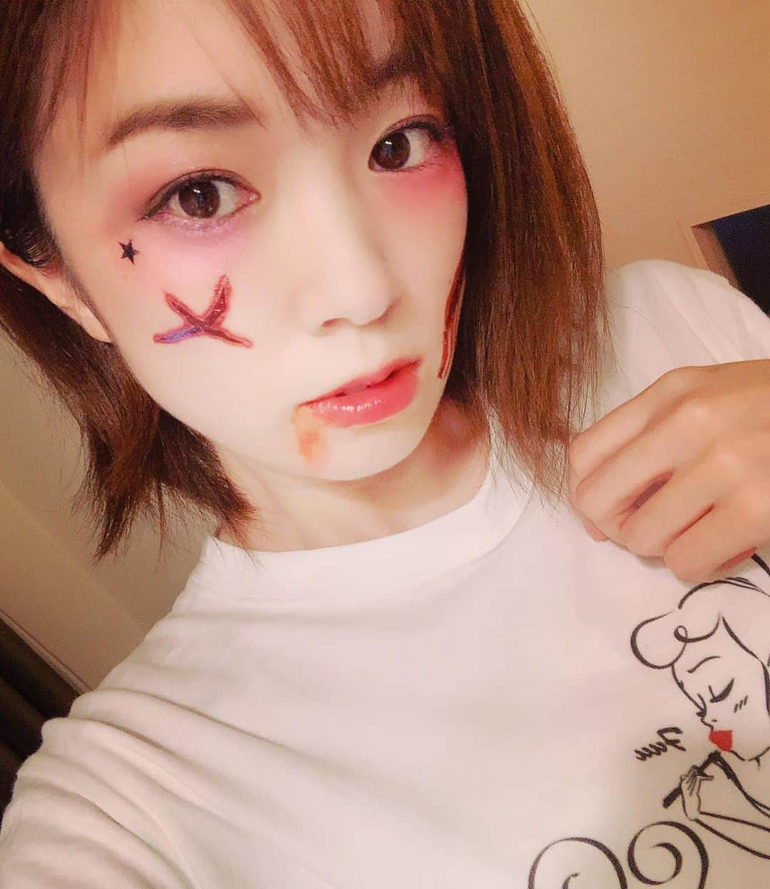 齊藤夢愛さんのインスタグラム写真 - (齊藤夢愛Instagram)「先日、配信LIVEでハロウィンメイク💄をしたときの🎃 . 全て100均です💕最近の100均はクオリティ高い‼️‼️ . お菓子くれなきゃイタズラしちゃうぞ👻❤️ . #ハロウィン #ハロウィンメイク #一年で1番好きなイベント #ハロウィンコスプレ」10月22日 9時27分 - yuadayoo