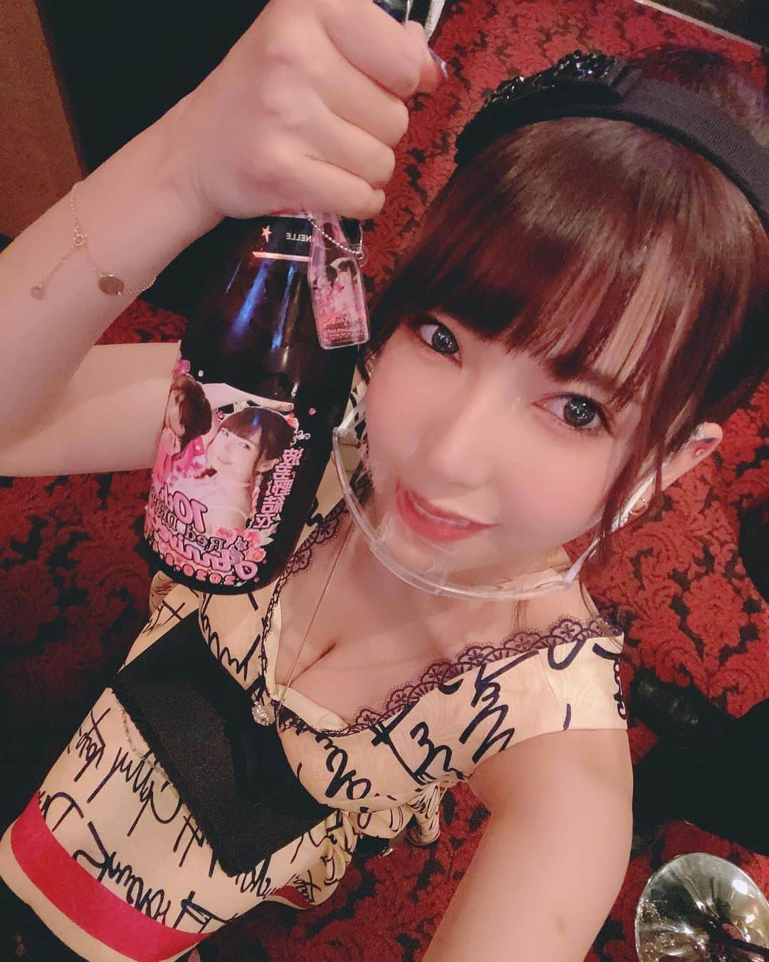 波多野結衣さんのインスタグラム写真 - (波多野結衣Instagram)「レッドドラゴンきてくれた皆様ありがとう御座いました♡ シャンパン沢山のんだよ♡ . . #レッドドラゴン #オリシャン #アルマンドグリーン #キャバクラ #波多野結衣」10月22日 9時51分 - hatachan524