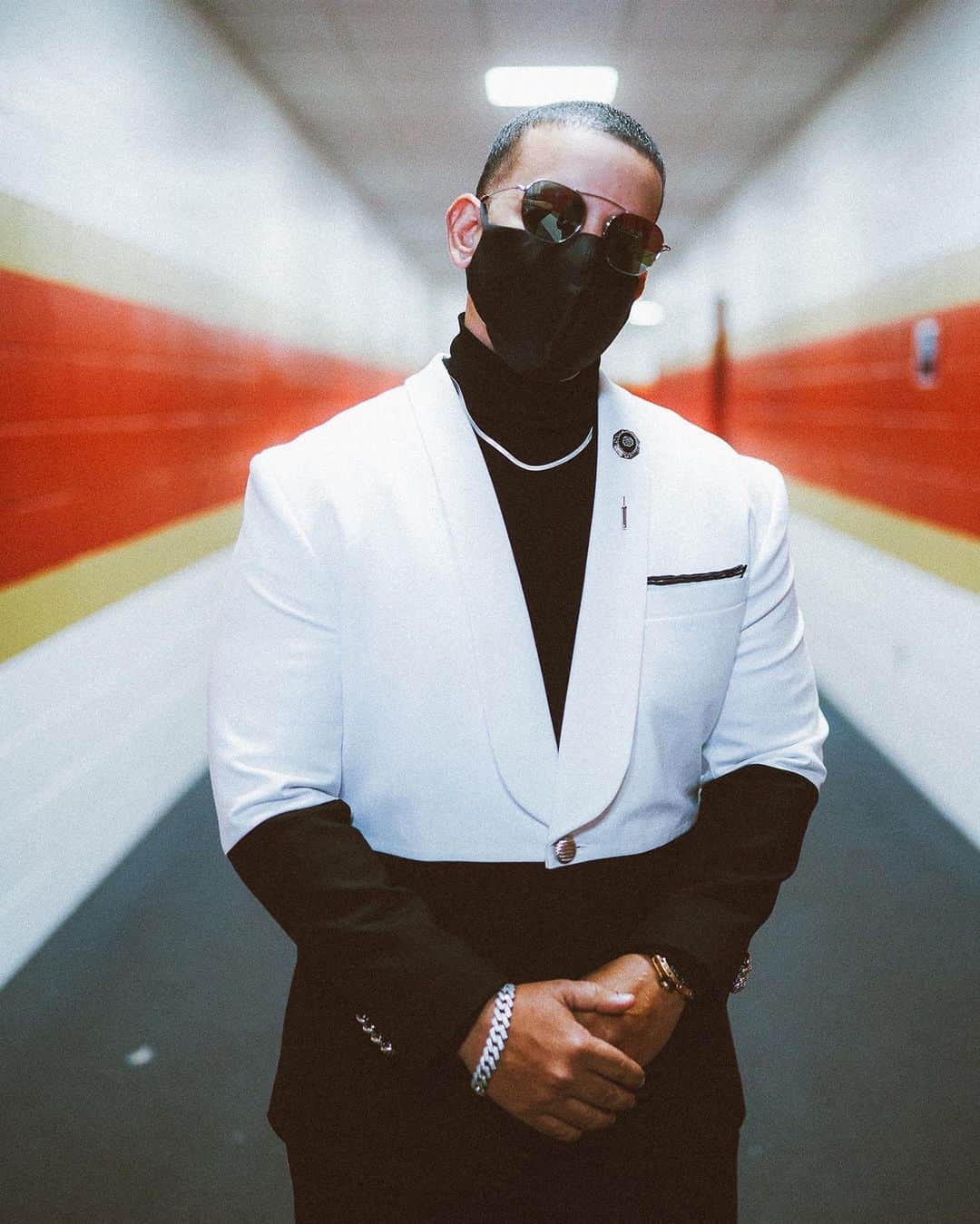 ダディー・ヤンキーのインスタグラム：「DY @latinbillboards」
