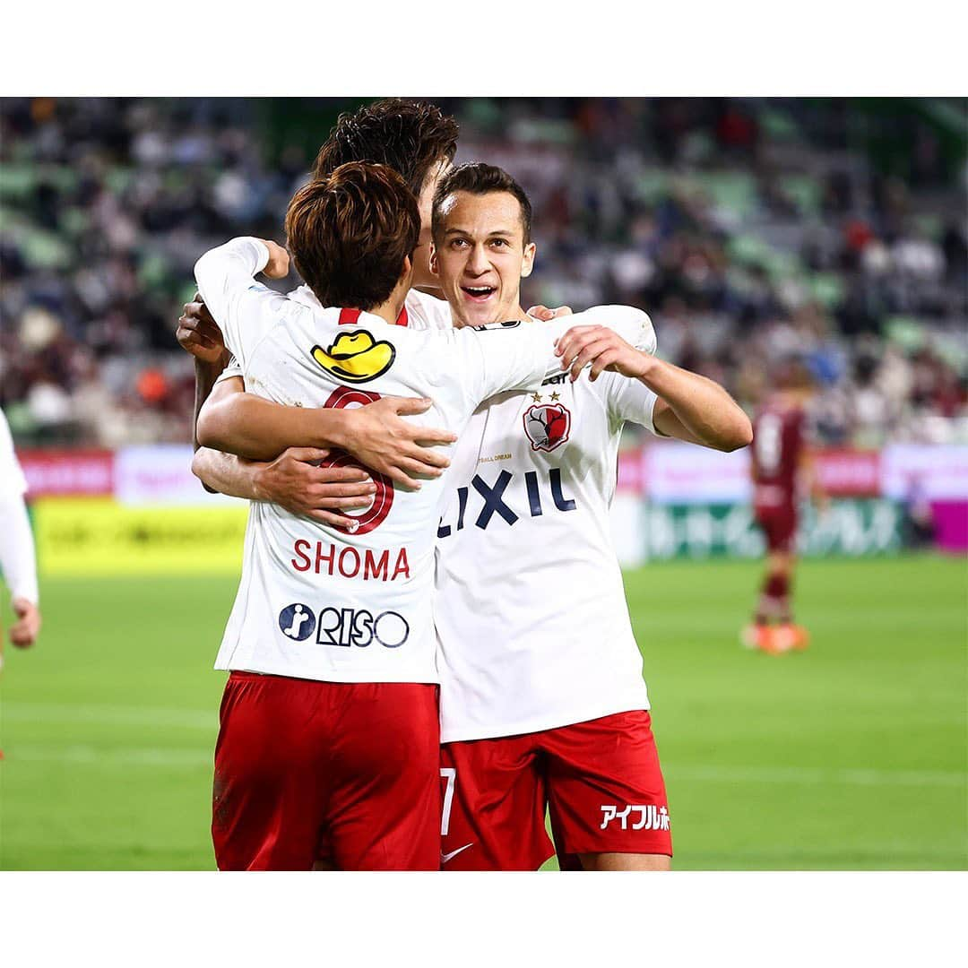 鹿島アントラーズさんのインスタグラム写真 - (鹿島アントラーズInstagram)「All for One!  #鹿島アントラーズ #kashimaantlers #明治安田生命Ｊ１リーグ #Ｊリーグ #土居聖真 #上田綺世 #小泉慶 #永戸勝也 #町田浩樹 #犬飼智也 #ファンアラーノ #juanalano #三竿健斗 #和泉竜司 #レオシルバ #leosilva #エヴェラウド #everaldo #family #勝利 #allforone #笑顔」10月22日 9時59分 - kashima.antlers