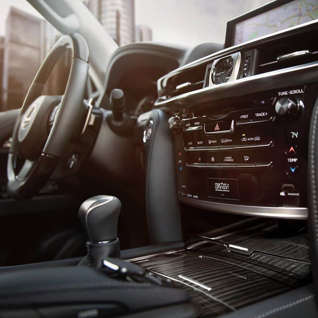 Lexus USAのインスタグラム：「#DYK the available 450-watt Mark Levinson®* Reference Surround Sound Audio System in the #LexusLX was tuned for more than 4,000 hours to optimize the acoustics of the vehicle. As a result, it features 19 speakers, 7.1-channel architecture, and enough clarity for listeners to identify the spatial position of each instrument in play.」