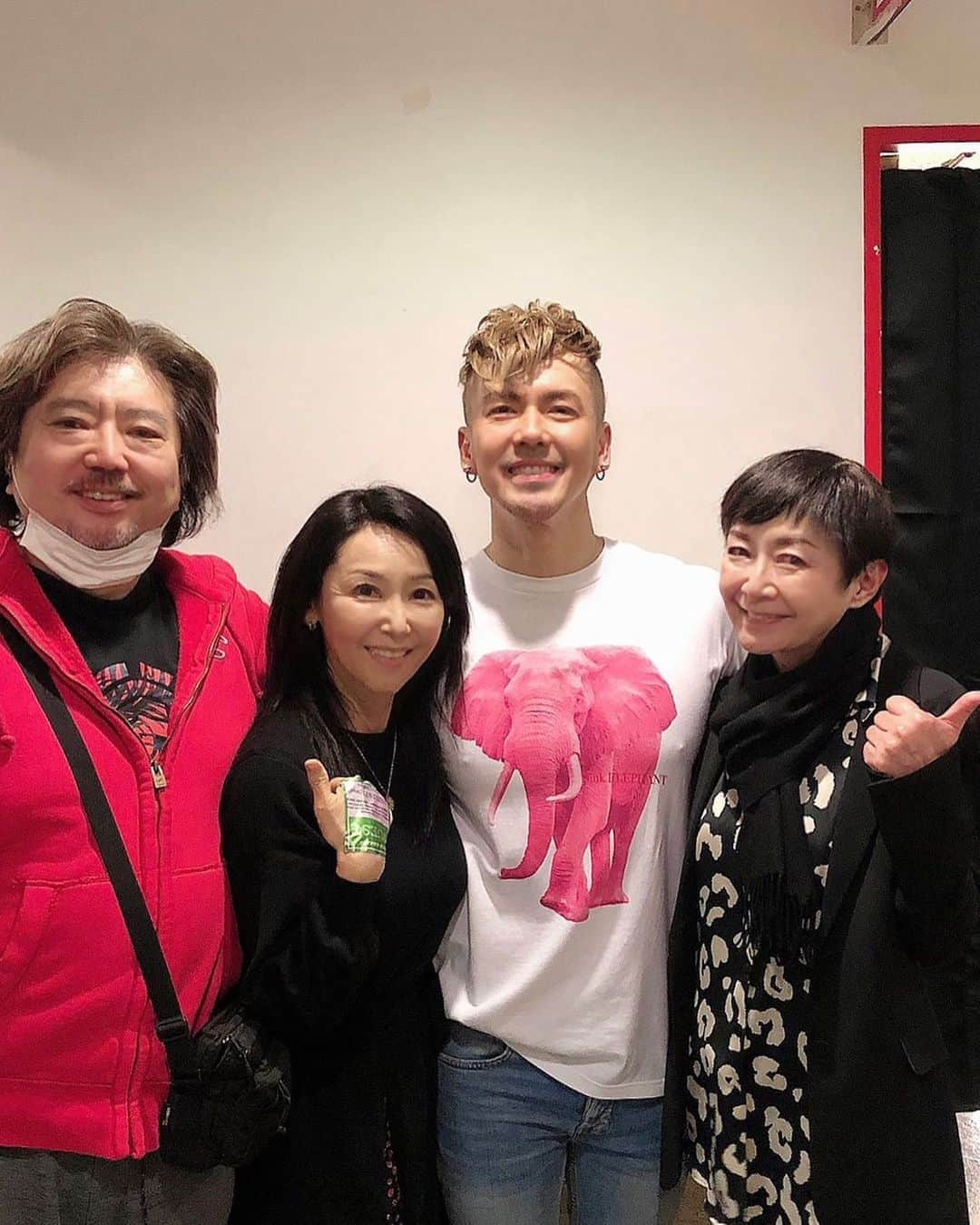 米倉利紀さんのインスタグラム写真 - (米倉利紀Instagram)「pink ELEPHANT -WE ARE BACK / -TOSHI’S 48TH BIRTHDAY BASH!!!!! @ ZEPP TOKYO: kakizaki-san, tokyo-san from amazons and yuko-san from amazons #歌い続けてて良かった写真 #永遠の憧れ」10月22日 10時02分 - toshi_yonekura