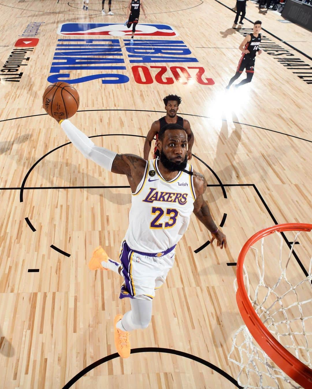 NBAさんのインスタグラム写真 - (NBAInstagram)「👑 LeBron’s BEST SLAMS in Orlando! #BESTofNBARestart」10月22日 10時12分 - nba