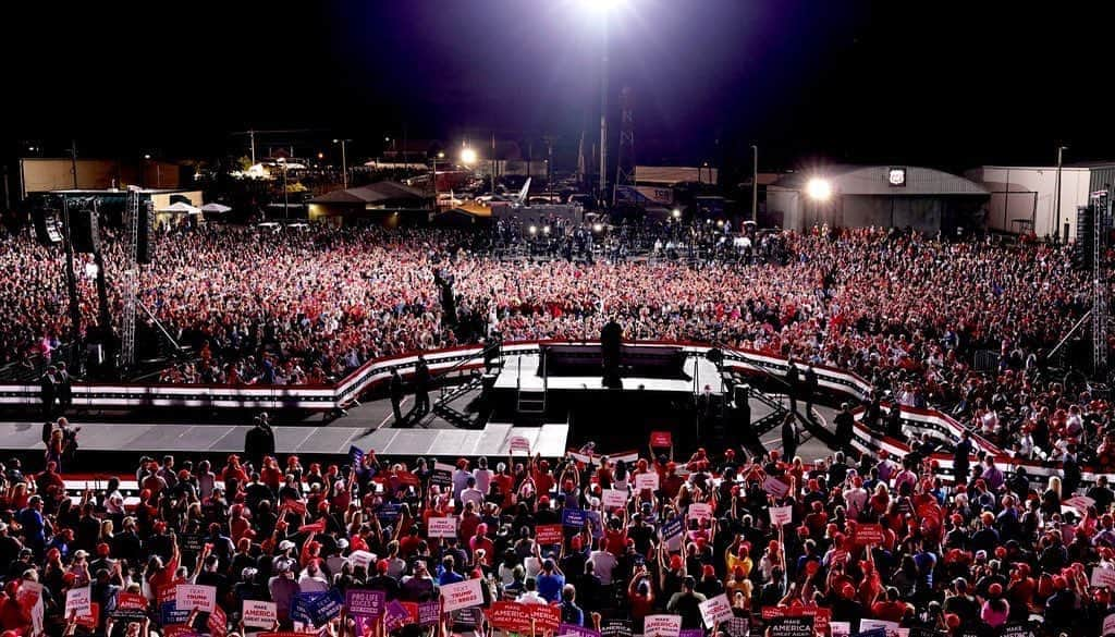 ドナルド・トランプさんのインスタグラム写真 - (ドナルド・トランプInstagram)「THANK YOU NORTH CAROLINA!」10月22日 10時29分 - realdonaldtrump