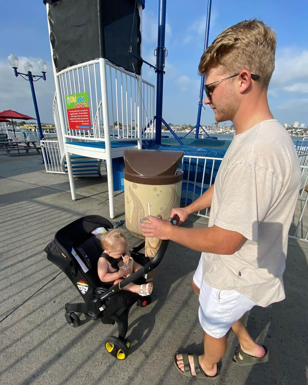 Aspyn Ovard Ferrisさんのインスタグラム写真 - (Aspyn Ovard FerrisInstagram)「Made it to California to celebrate our 5 year wedding anniversary! 💕 Who has been following since we got married?」10月22日 10時30分 - aspynovard