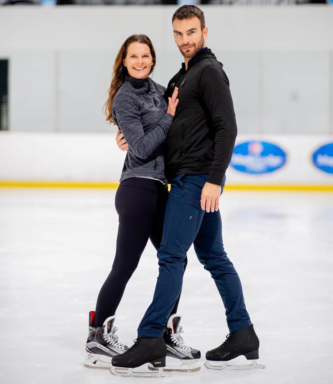 エリック・ラドフォードのインスタグラム：「Oh hey there! Make sure you’re ready to vote for #TeamBottford tomorrow!😎⛸😁  #cbcbattle #battleoftheblades #figureskating #bottford   📸 @danielleearlphotography」