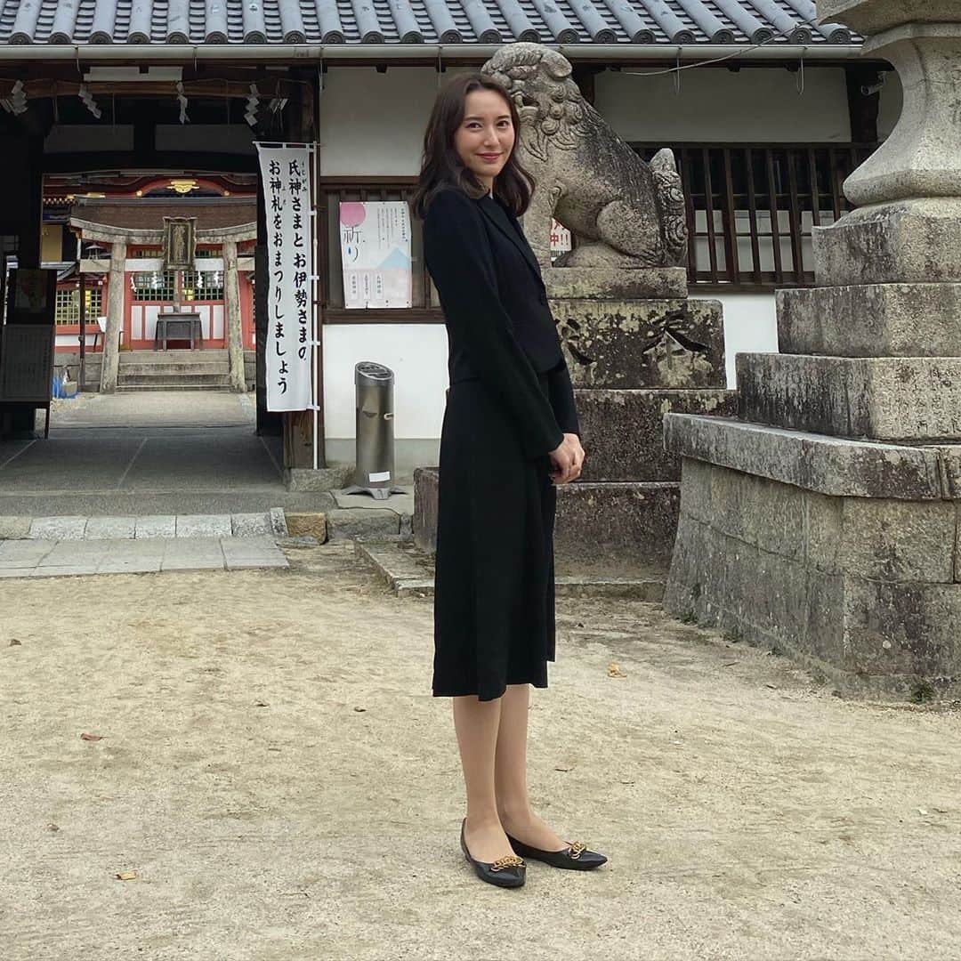 松本リコのインスタグラム：「・ ・ ・ ・ お姉ちゃんの戌の日御祈祷してもらいに 行ってきた♡♡ 早くお姉ちゃんの赤ちゃんに会いたいよ！ 産まれる前からみんなあなたを愛してるよ(^^) ・ ・ ・ #japanesegirl #japangirl  #japanesemodel #japanmodel #yahoo #お洒落 #インスタグラマー  #インフルエンサー #撮影 #ハーフ顔 #ハーフモデル #fashion #通販モデル #ファッション #楽天 #通販 #戌の日 #安産祈願 #御祈祷 #check3043」