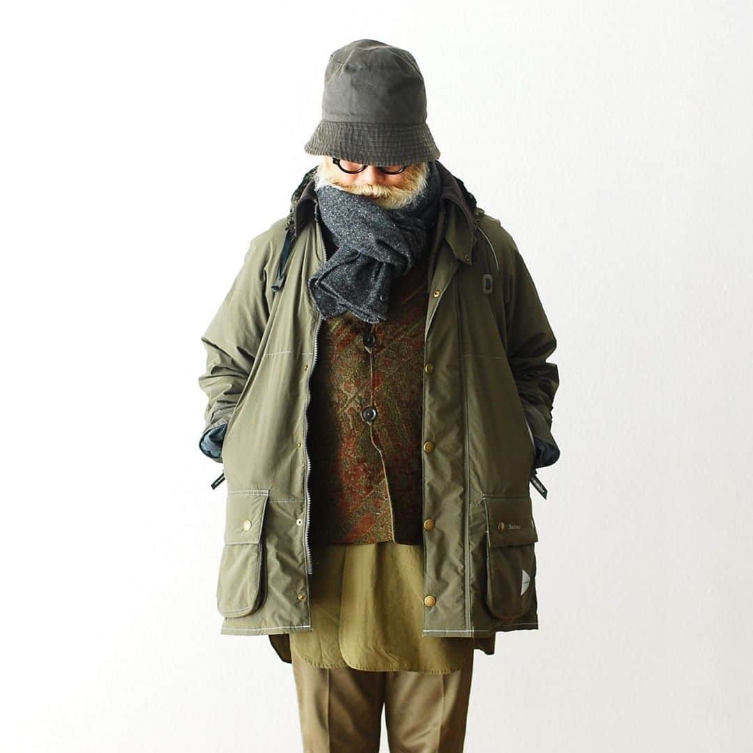 wonder_mountain_irieさんのインスタグラム写真 - (wonder_mountain_irieInstagram)「_ ［Limted Item］ and wander × barbour / アンドワンダー × バブアー "Barbour rip jacket" ¥96,800- _ 〈online store / @digital_mountain〉 https://www.digital-mountain.net/shopdetail/000000012313/ _ 【オンラインストア#DigitalMountain へのご注文】 *24時間受付 *15時までのご注文で即日発送 *1万円以上ご購入で送料無料 tel：084-973-8204 _ We can send your order overseas. Accepted payment method is by PayPal or credit card only. (AMEX is not accepted)  Ordering procedure details can be found here. >>http://www.digital-mountain.net/html/page56.html _ #andwander #barbour #アンドワンダー #バブアー _ 本店：#WonderMountain  blog>> http://wm.digital-mountain.info/blog/ _ 〒720-0044  広島県福山市笠岡町4-18  JR 「#福山駅」より徒歩10分 #ワンダーマウンテン #japan #hiroshima #福山 #福山市 #尾道 #倉敷 #鞆の浦 近く _ 系列店：@hacbywondermountain _」10月22日 11時07分 - wonder_mountain_