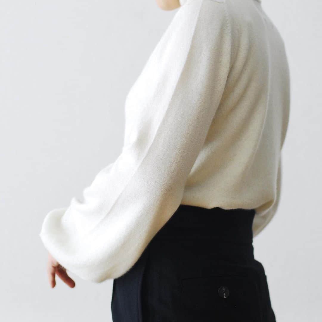 wonder_mountain_irieさんのインスタグラム写真 - (wonder_mountain_irieInstagram)「_ jumper1234 / ジャンパー1234  "Balloon RC -Cashmere-" ￥35,200- _ ＜ online store / @digital_mountain ＞ https://www.digital-mountain.net/shopdetail/000000010537/ _ 【オンラインストア#DigitalMountain へのご注文】 *24時間受付 *15時までのご注文で即日発送 *1万円以上ご購入で送料無料 tel：084-973-8204 _ We can send your order overseas. Accepted payment method is by PayPal or credit card only. (AMEX is not accepted)  Ordering procedure details can be found here. >>http://www.digital-mountain.net/html/page56.html _ #jumper1234 #ジャンパー1234 _ 本店：#WonderMountain  blog>> http://wm.digital-mountain.info/blog/ _ 〒720-0044  広島県福山市笠岡町4-18  JR 「#福山駅」より徒歩10分 #ワンダーマウンテン #japan #hiroshima #福山 #福山市 #尾道 #倉敷 #鞆の浦 近く _ 系列店：@hacbywondermountain _」10月22日 11時17分 - wonder_mountain_