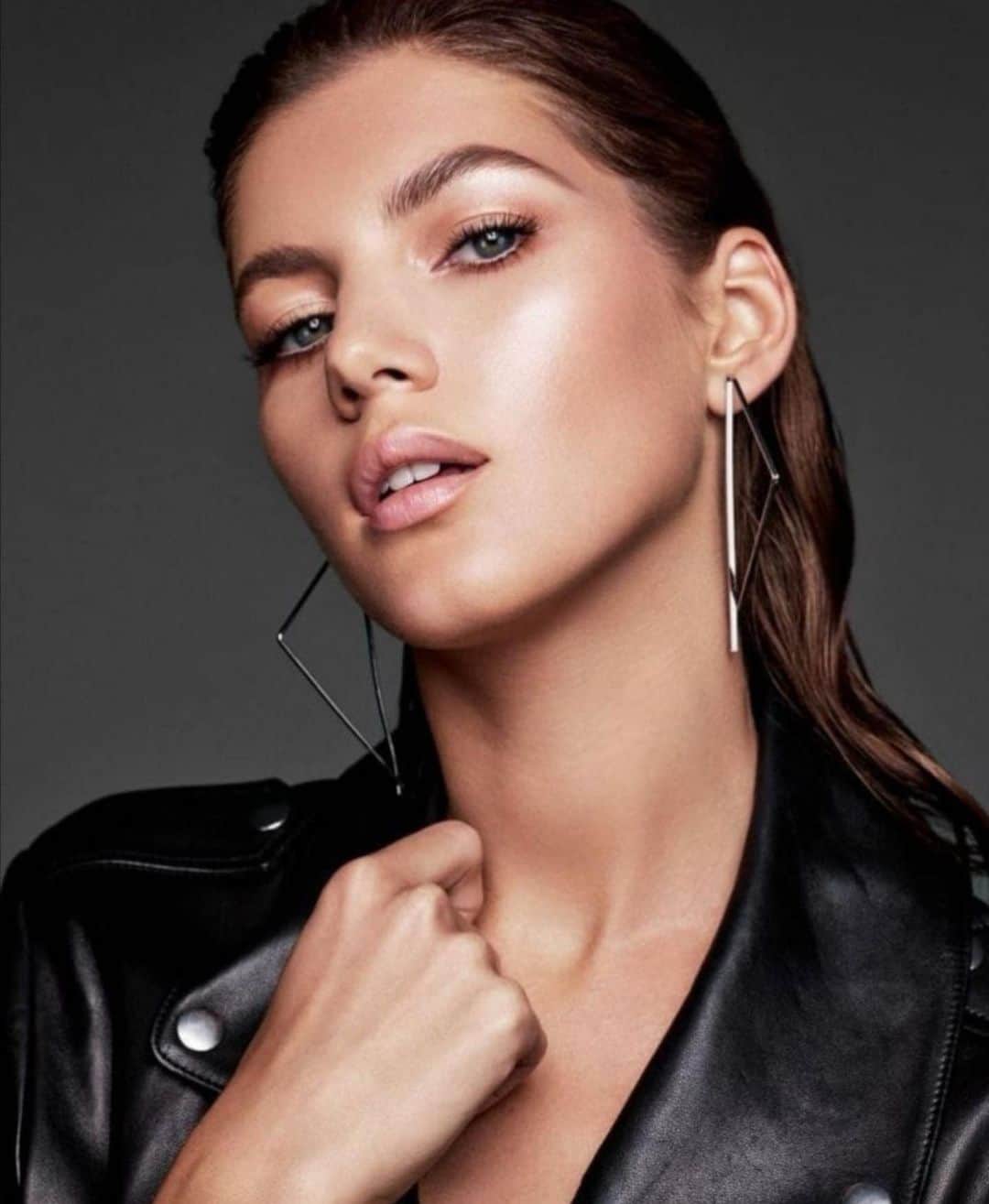 ヴァレリー・カウフマンのインスタグラム：「@makeupbymario 📸 by @jasonkimstudio」