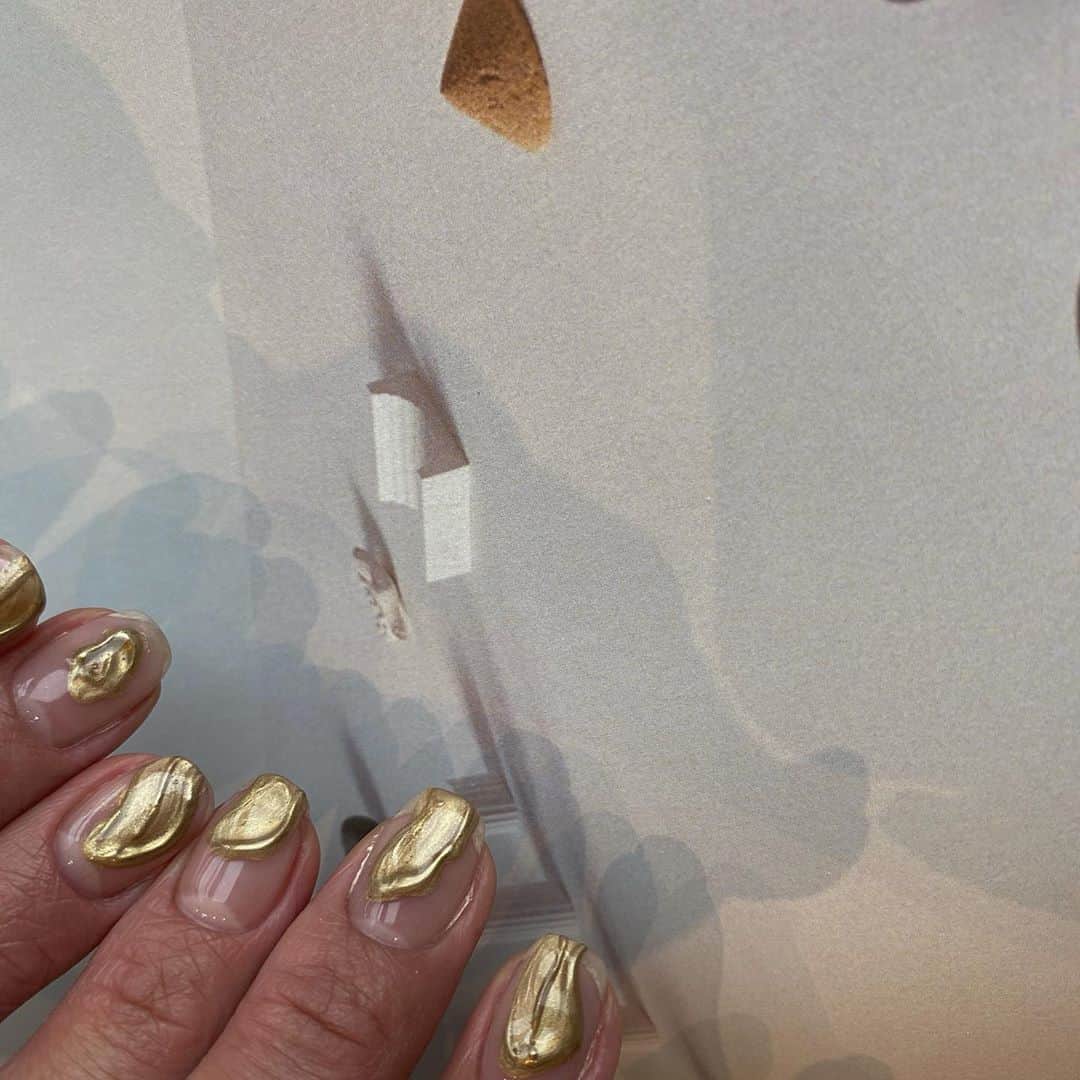水野里砂のインスタグラム：「上品に煌くgoldがjewelryのよう💫🌙  #riririart」