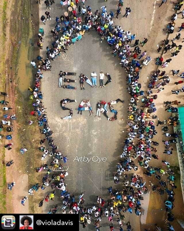 メアリー・マクドネルのインスタグラム：「All of us everywhere . #weareallinthistogether」