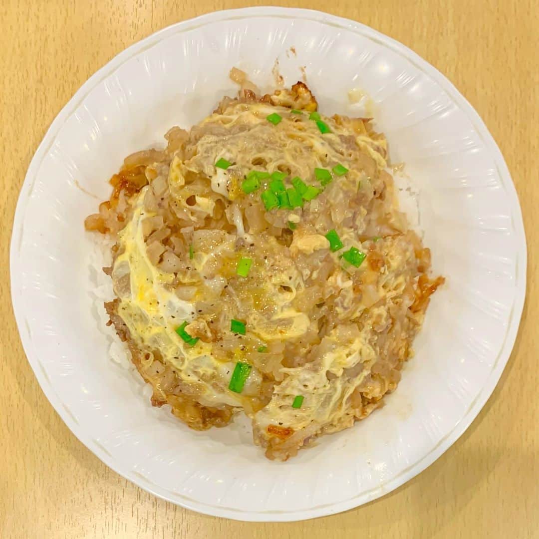 白鳥雪之丞さんのインスタグラム写真 - (白鳥雪之丞Instagram)「沖縄3日目ランチ😊🍳🥩🧅  #ちゃんぽん #三笠風 #三笠食堂  #那覇 #沖縄」10月22日 11時54分 - yukinojoeshiratori