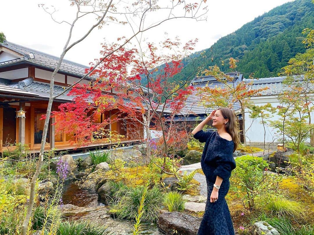 平山美春さんのインスタグラム写真 - (平山美春Instagram)「秋の空気、秋の葉っぱ、秋の味🍁🍁🍁🍁🍁 楽しみにしてた久しぶりの比良山荘へ女4人で大人の遠足✨😊 . 次来るときは熊鍋が食べたい💕 . #比良山荘 #秋  #紅葉 #滋賀県 #グルメ  #グルメ旅  #instafood #foodie  #foodstagram #food  #foodpic」10月22日 11時58分 - miharuhirayama