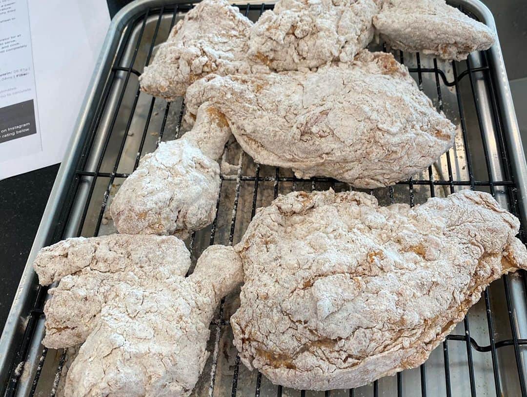 ブレッキン・メイヤーさんのインスタグラム写真 - (ブレッキン・メイヤーInstagram)「I don’t know how to cook. But my youngins keep requiring food so I’m (very) slowly teaching myself. Today was a bold attempt — Roscoe’s Fried Chicken. Found a recipe, oil is scary, almost bought a chef’s hat, got 2 oil burns, broke a plate but SUCCESS!!! Of course, had to make waffles to go with it. OH AND GO VOTE! #GirlDad #HumblestOfBrags **Special thanks to @jessestern & @stephensimonsphoto with text tips to prevent me from blowing myself up**」10月22日 12時00分 - breckinmeyer