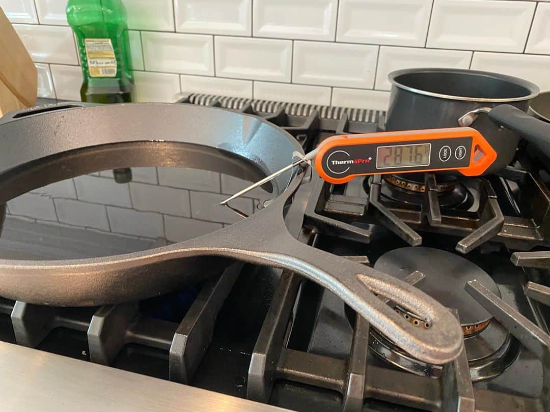 ブレッキン・メイヤーさんのインスタグラム写真 - (ブレッキン・メイヤーInstagram)「I don’t know how to cook. But my youngins keep requiring food so I’m (very) slowly teaching myself. Today was a bold attempt — Roscoe’s Fried Chicken. Found a recipe, oil is scary, almost bought a chef’s hat, got 2 oil burns, broke a plate but SUCCESS!!! Of course, had to make waffles to go with it. OH AND GO VOTE! #GirlDad #HumblestOfBrags **Special thanks to @jessestern & @stephensimonsphoto with text tips to prevent me from blowing myself up**」10月22日 12時00分 - breckinmeyer