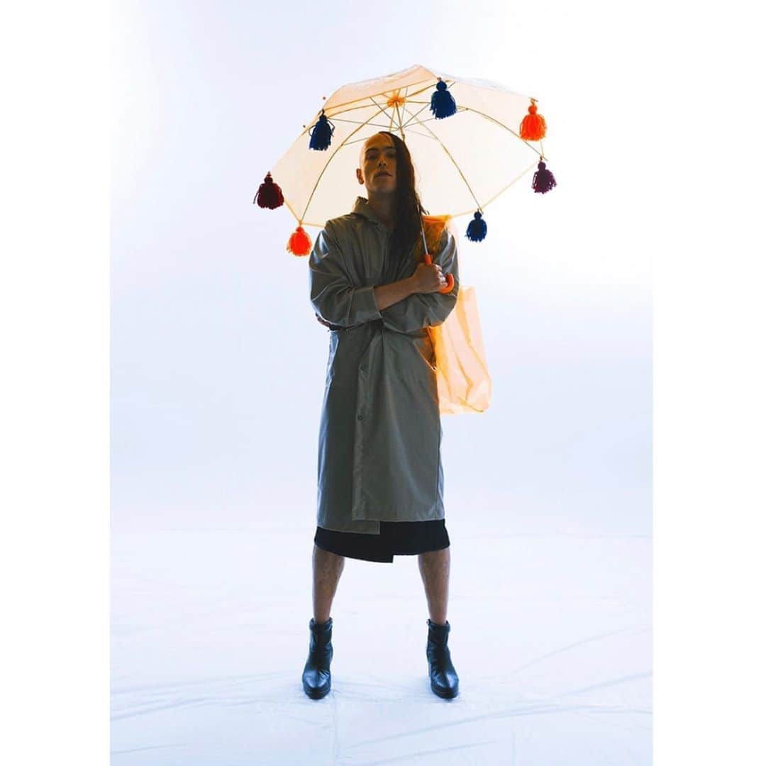 バナルシックビザールさんのインスタグラム写真 - (バナルシックビザールInstagram)「/ #raincoat  #heelboots  ALL #banalchicbizarre」10月22日 12時14分 - banalchicbizarre_official