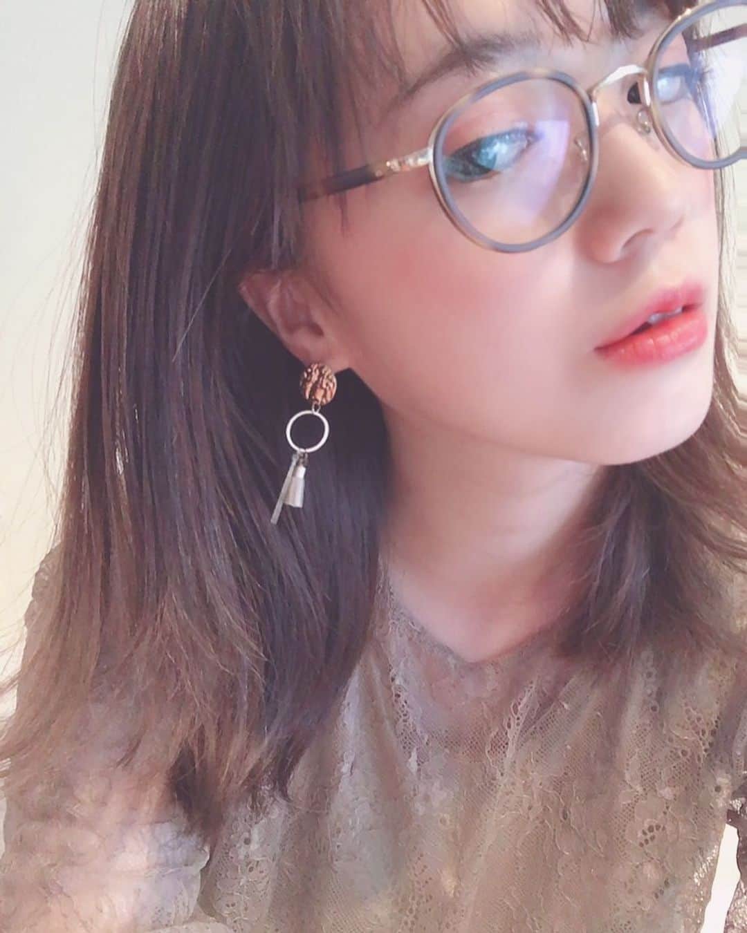 堀有里さんのインスタグラム写真 - (堀有里Instagram)「おはゆり🌞 眠れなかったのに寝起きが良かった不思議な朝。  先日の私。 glass...oliver peoples ops...LAYMEE rip...Chanel earrings...100均←  #おはよう　#天気いいね　#気持ちいいね　#100均使えるね　#笑　#これがほりゆりクオリティ　#タグ付けしたよ」10月22日 12時15分 - _horiyuri_