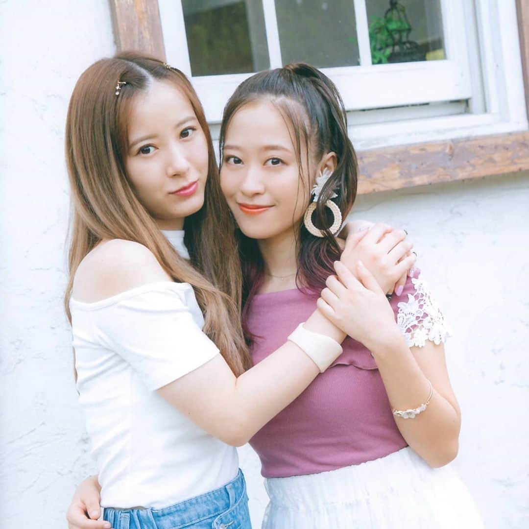 モーニング娘。'20のインスタグラム：「- . えりぽんxさくら . . #生田衣梨奈 #小田さくら . .」