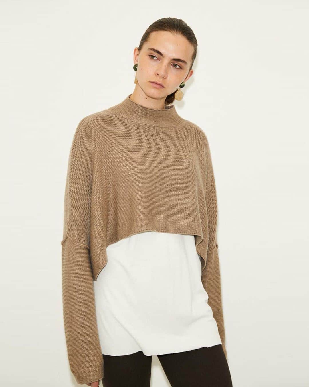 SHEL'TTER WEB STOREさんのインスタグラム写真 - (SHEL'TTER WEB STOREInstagram)「AUTUMN - WINTER CARDIGAN & KNIT COLLECTION🧶 ━━━━━━━━━━━━━━━━━━ シンプルな定番品からコーデの主役級デザインのものまで、 今年はカーディガンとニットのバリエーションが豊富！  冬はコートのインやレイヤードにも使える。 袖に少しボリュームがあるアイテムにも注目✨  画像TAPで商品詳細をチェック✔️ ━━━━━━━━━━━━━━━━━━ #SHELTTERWEBSTORE #SWS」10月22日 12時16分 - sheltterwebstore