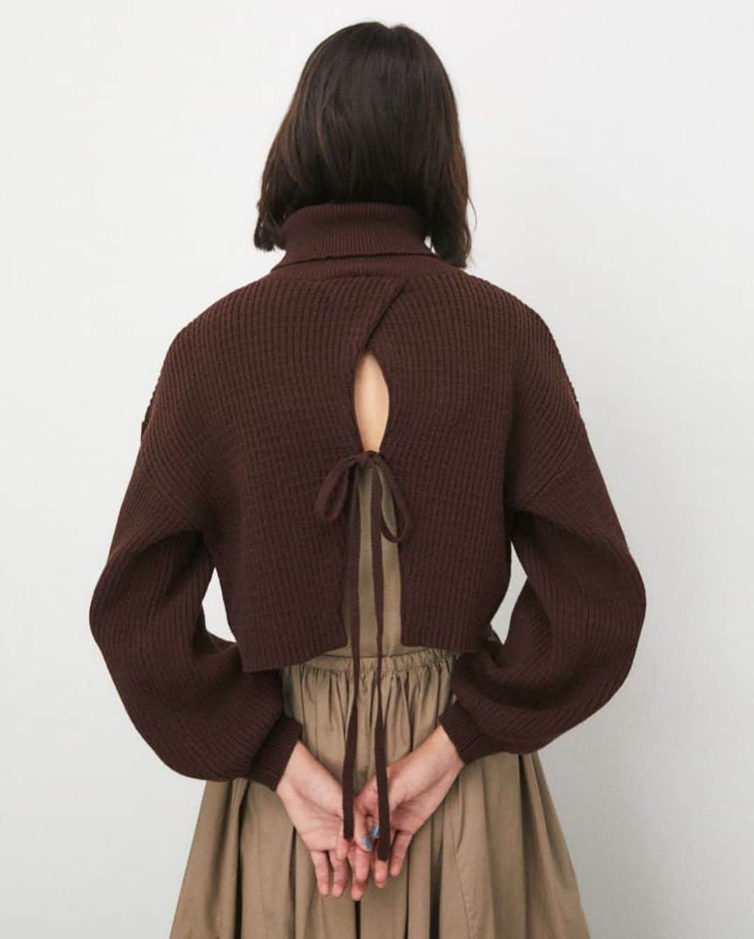 SHEL'TTER WEB STOREさんのインスタグラム写真 - (SHEL'TTER WEB STOREInstagram)「AUTUMN - WINTER CARDIGAN & KNIT COLLECTION🧶 ━━━━━━━━━━━━━━━━━━ シンプルな定番品からコーデの主役級デザインのものまで、 今年はカーディガンとニットのバリエーションが豊富！  冬はコートのインやレイヤードにも使える。 袖に少しボリュームがあるアイテムにも注目✨  画像TAPで商品詳細をチェック✔️ ━━━━━━━━━━━━━━━━━━ #SHELTTERWEBSTORE #SWS」10月22日 12時16分 - sheltterwebstore