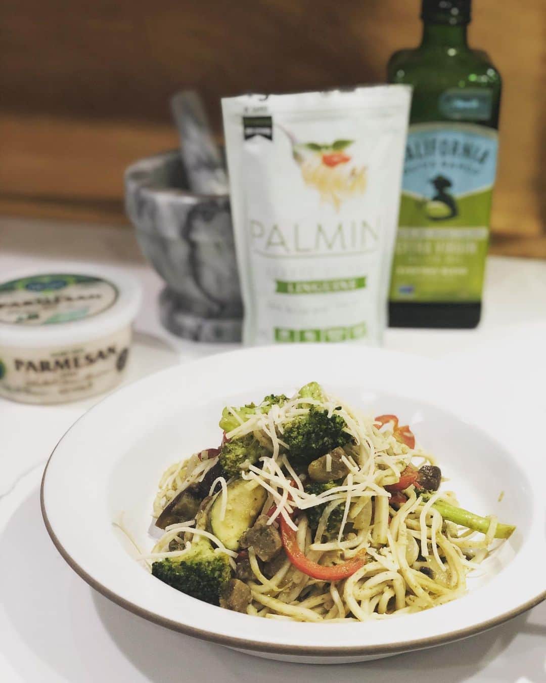 のインスタグラム：「Seriously an incredible #vegan meal! And #carbfree too!! I’m afraid to tell you, because they’re already flying off the shelves! So quick, so easy... #notanad look it up and try for yourself @palmini_pasta . Don’t forget to add @followyourheart Parmesan! #yummyfood #food  . .」