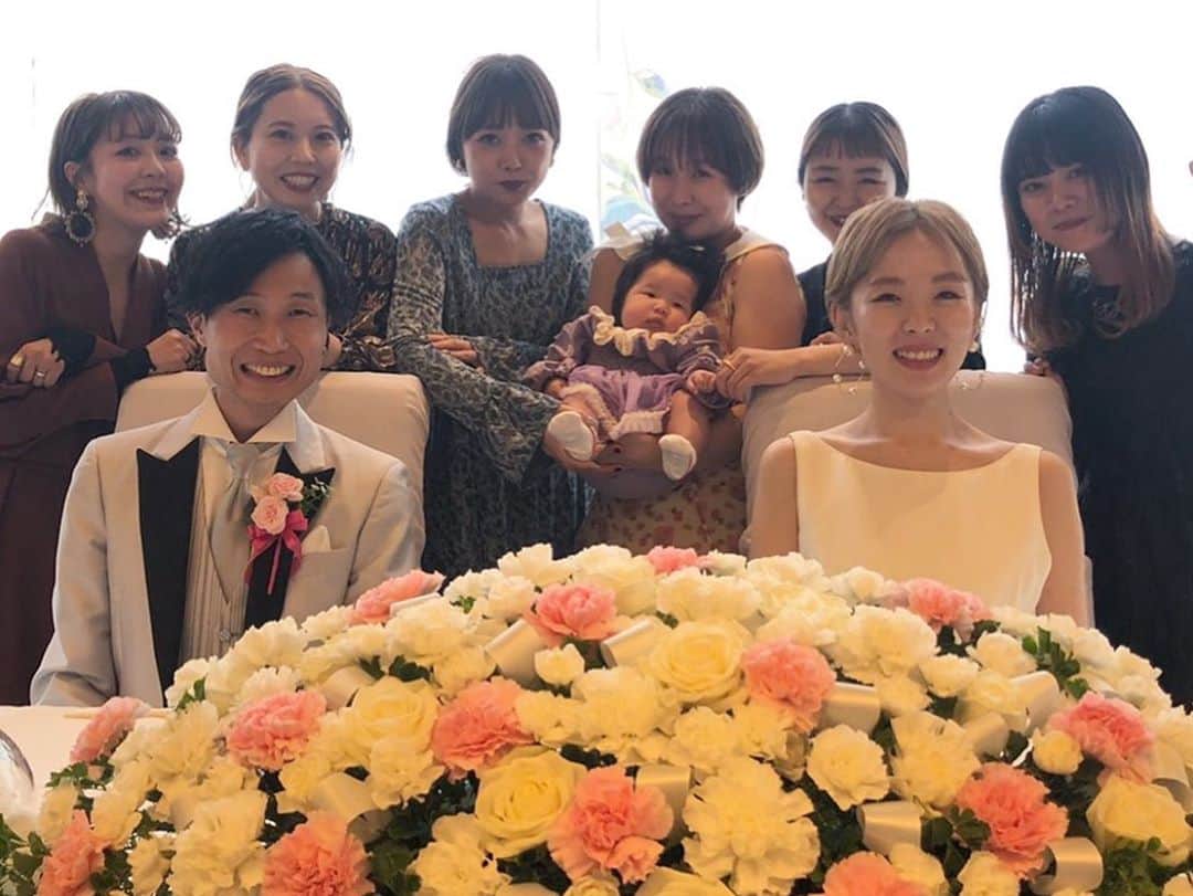 北岡りえさんのインスタグラム写真 - (北岡りえInstagram)「岩ちゃん、ななの楽しみにしすぎてた結婚式に♡   言葉で言い尽くせないありがとうと、素敵すぎた2日間。 今までもこれからも思い出いっぱいつくろうね😊  大人の修学旅行❕な大分県に連れて行ってくれてありがとう♡♡   #61年会 #岩尾家」10月22日 18時14分 - rie_kitaoka