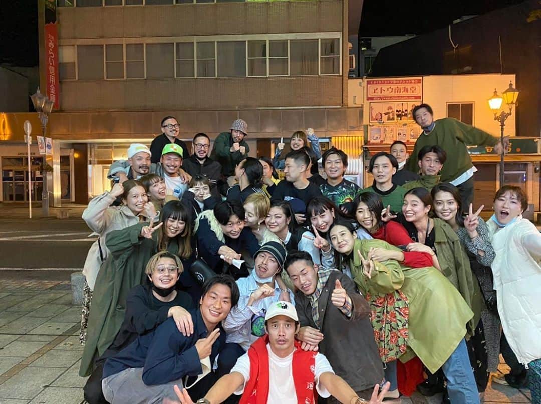北岡りえさんのインスタグラム写真 - (北岡りえInstagram)「岩ちゃん、ななの楽しみにしすぎてた結婚式に♡   言葉で言い尽くせないありがとうと、素敵すぎた2日間。 今までもこれからも思い出いっぱいつくろうね😊  大人の修学旅行❕な大分県に連れて行ってくれてありがとう♡♡   #61年会 #岩尾家」10月22日 18時14分 - rie_kitaoka