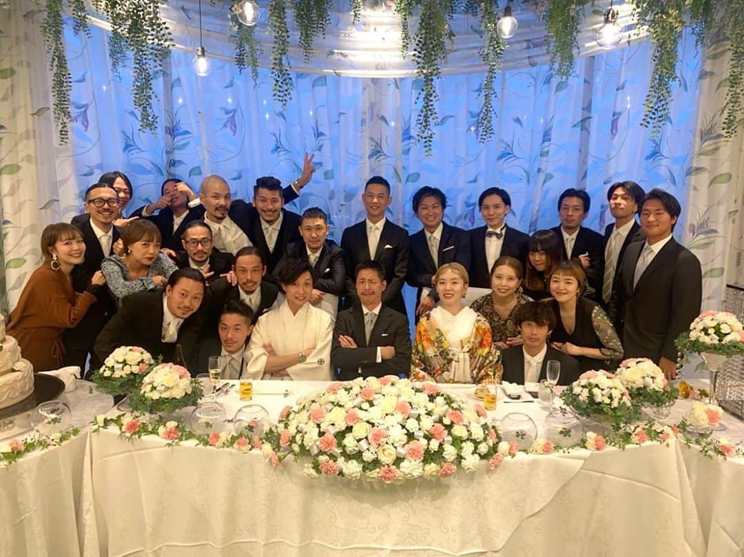 北岡りえのインスタグラム：「岩ちゃん、ななの楽しみにしすぎてた結婚式に♡   言葉で言い尽くせないありがとうと、素敵すぎた2日間。 今までもこれからも思い出いっぱいつくろうね😊  大人の修学旅行❕な大分県に連れて行ってくれてありがとう♡♡   #61年会 #岩尾家」