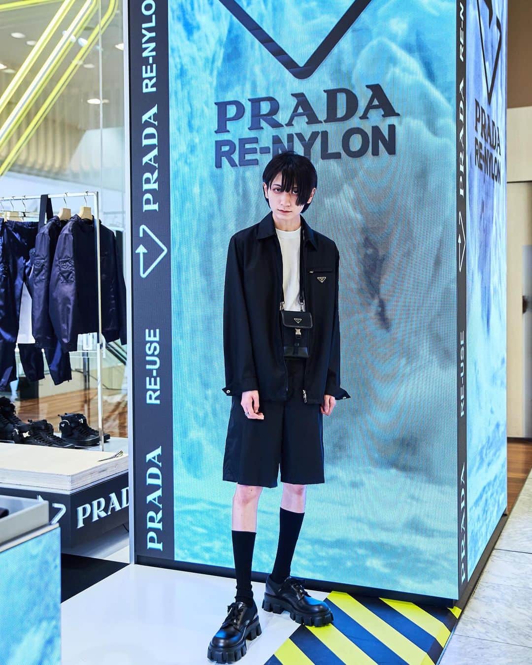 吉井添のインスタグラム：「🆙 PRADA RE-NYLONのイベントに行ってきました！新宿伊勢丹メンズ館1階にて11/3までやってます！  #pradarenylon #prada #プラダ」