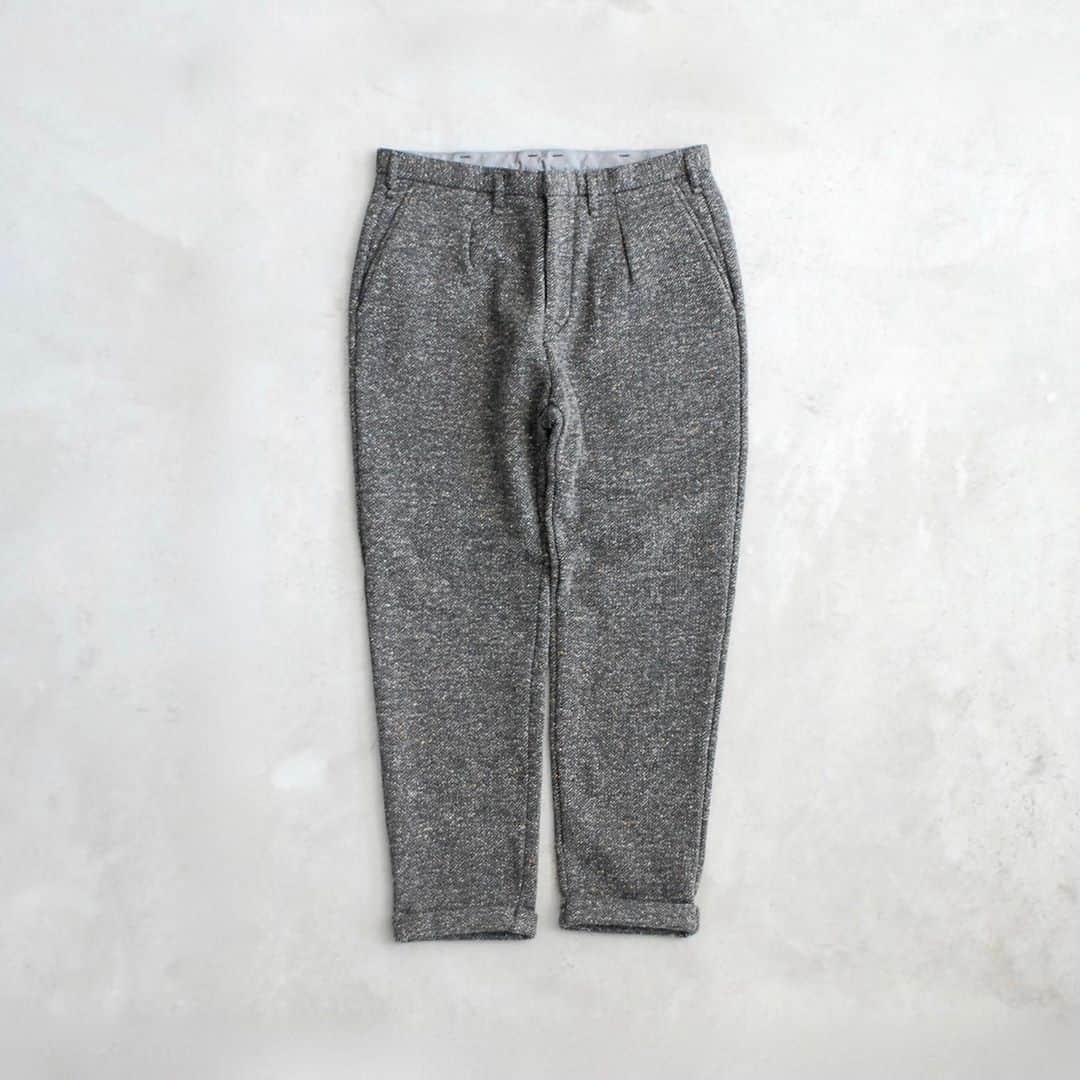 のインスタグラム：「_ ［#20AW NEW ITEM ］ CURLY / カーリー "BLEECKER TAPERED TROUSERS Herringbone" ¥21,780- _ 〈online store / @digital_mountain〉 https://www.digital-mountain.net/shopdetail/000000012485/ _ 【オンラインストア#DigitalMountain へのご注文】 *24時間受付 *15時までご注文で即日発送 *1万円以上ご購入で送料無料 tel：084-973-8204 _ We can send your order overseas. Accepted payment method is by PayPal or credit card only. (AMEX is not accepted)  Ordering procedure details can be found here. >>http://www.digital-mountain.net/html/page56.html  _ #CURLY #カーリー _ 本店：#WonderMountain  blog>> http://wm.digital-mountain.info _ 〒720-0044  広島県福山市笠岡町4-18  JR 「#福山駅」より徒歩10分 #ワンダーマウンテン #japan #hiroshima #福山 #福山市 #尾道 #倉敷 #鞆の浦 近く _ 系列店：@hacbywondermountain _ THE NORTH FACE / ザ ノース フェイス "EXPLORE MUFFLER"11,00063THENORTHFACEノースフェイス」