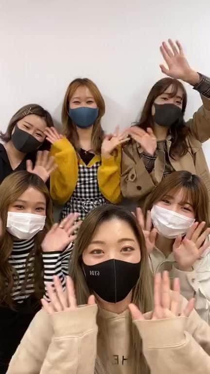 東京ベルエポック美容専門学校のインスタグラム：「1.2年生コラボインスタライブ‼︎  皆さんからのご質問に学生が回答します🙆‍♂️  #東ベル #美容専門学校 #美容専門学校東ベル」