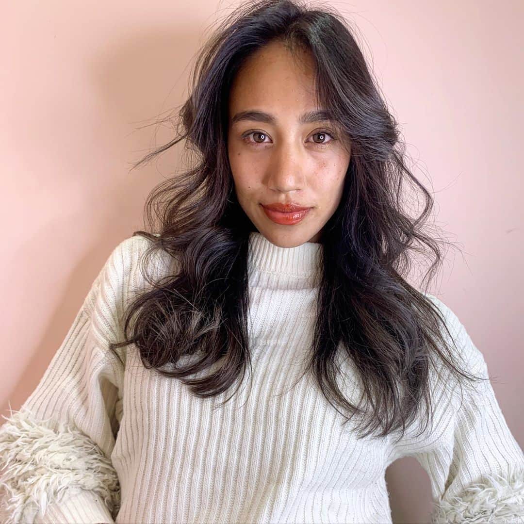 Megha Shrestha さんのインスタグラム写真 - (Megha Shrestha Instagram)「MAINTENANCE ✨ お肌と髪の毛は本当に気分を変えてくれるよね💘  ボロボロだった肌が徐々に治ってきました←😢そして、いい感じに伸びてきた髪の毛も切るの嫌いだけど、 @ayato_i_am さんに綺麗に整えてもらいました✨  夏もそして、秋冬も私に会うぴったりの形&カラーいつもありがとうございます♡♡」10月22日 13時44分 - happy_story_14