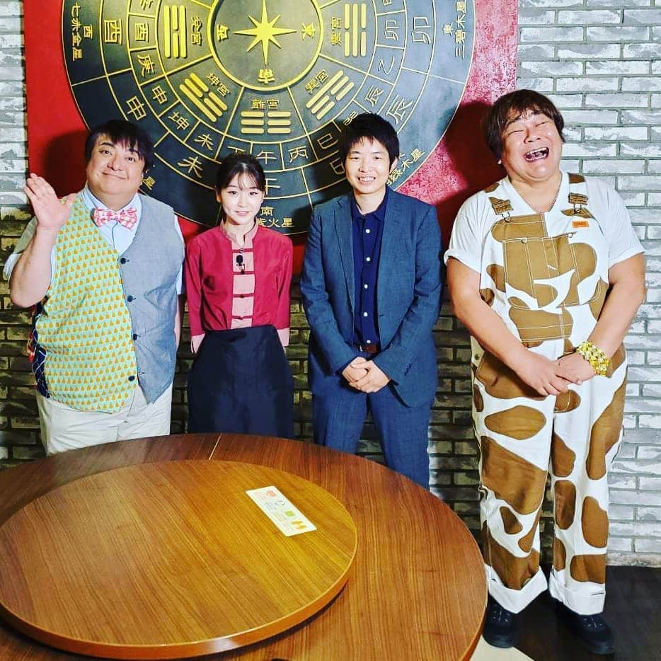 彦摩呂さんのインスタグラム写真 - (彦摩呂Instagram)「「メレンゲの気持ち」 日本テレビ系列 10月24日 土曜日 12時から 〜通りの達人〜のコーナーに 出させて頂きました‼️ 尊敬する石塚兄貴とご一緒させて頂きました‼️🎵 めっちゃ楽しかったです😆🎵🎵 お世話になっていますスタッフと 記念撮影して頂きましたよ😃 是非、見て下さいませ‼️🌸 #彦摩呂#メレンゲの気持ち #日本テレビ #グルメリポーター#食レポ #グルメすきな人と繋がりたい  #石塚英彦 #石ちゃん」10月22日 14時00分 - hikomaro_honmono