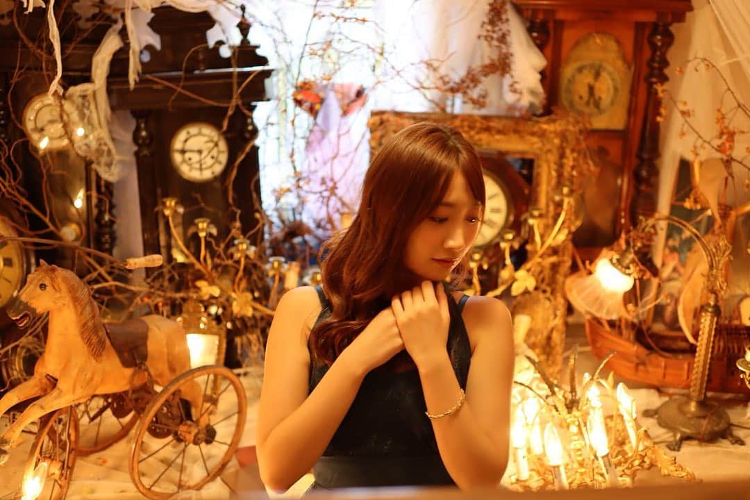 加美杏奈さんのインスタグラム写真 - (加美杏奈Instagram)「・ 👑🎠✨ ・ #shooting#Märchen#princess#mood#cute#gorgeous#retro#dress#dressup#makeup」10月22日 14時25分 - anna.kami3