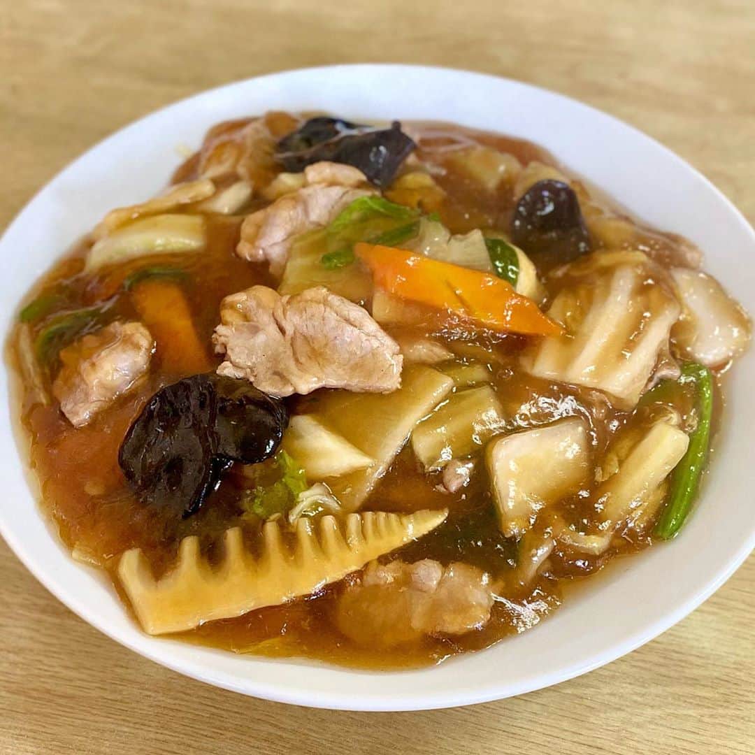 新山大さんのインスタグラム写真 - (新山大Instagram)「高校時代、部活の後に食べていた思い出の味。 相変わらず美味いな〜🤤 #達 #からあげ #でかい #うまい #ジューシー #優勝 #ソウルフード #中華達 #八戸西高校 #野球部 #八戸駅 #八戸ランチ」10月22日 14時35分 - dai_niiyama