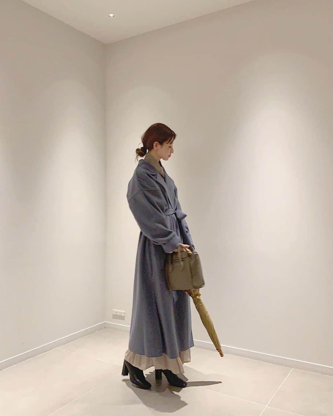 工藤はるかさんのインスタグラム写真 - (工藤はるかInstagram)「色味が綺麗なガウンコート🦕 今の時期にちょうどいい羽織りもの✨  #fifth #fifthtl #フィフス #低身長コーデ #サイドスリットライトガウンコート」10月22日 14時39分 - har_326