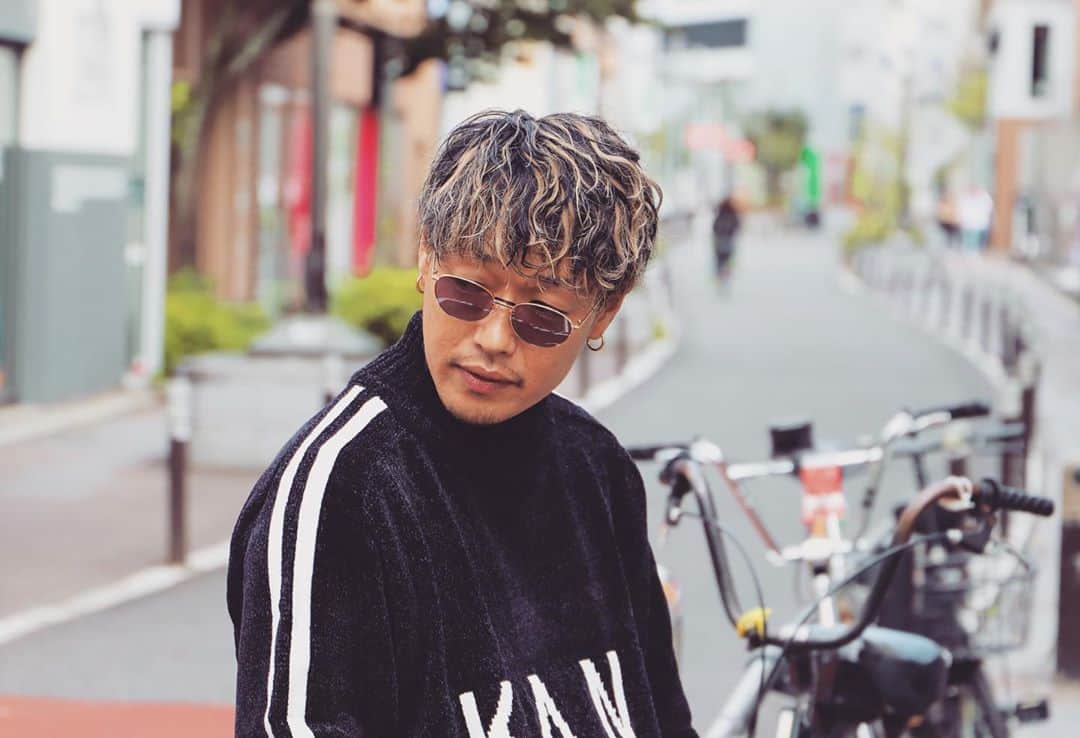 寿君さんのインスタグラム写真 - (寿君Instagram)「@karlkani_jp_official in Tokyo Japan🗼🇯🇵 やっぱりプロのキャメラマン📸はポートレーターとはわけが違いますね😂 一つ前の投稿と比較してみて😁 #カールカナイを作った人はカールウィリアムス #karlkani #kani_jp #kotobukikun #ミヤシタパーク」10月22日 14時41分 - kotobuki_kun_1048