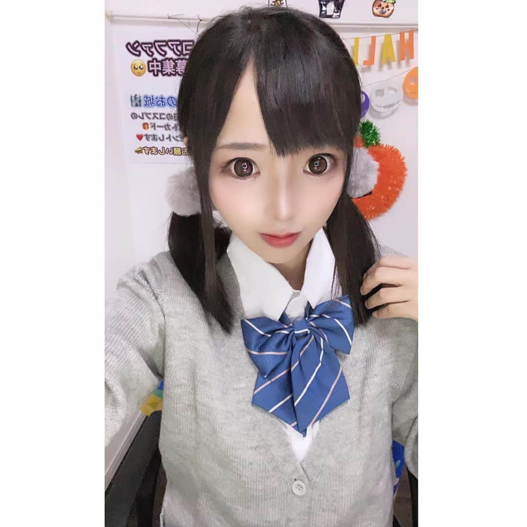 なつみさんのインスタグラム写真 - (なつみInstagram)「ハロウィン🎃コスプレ祭りVol.13👻 10月20日は秋のカーディガンJKコス🎀でした❤️  イベント最終日応援ありがとうございました🥰 幸せな新アカウントの始まりです💞  インスタグラムやツイッター、SNS頑張って更新するので、いいね♡やコメント💬リツイートして応援して頂けると大変励みになります🥺💗 よろしくお願いします☺️💕  #ライブ配信#Pococha#Pocochaライバー#ポコチャ#ライバー#バセドウ病#吃音症#八重歯#宅建士#宅建#宅地建物取引士#不動産営業#イギリス留学#🧢なつみ👻🍊Natsumi#JKコス#JKコスプレ#ハロウィンコスプレ#ハロウィン#コスプレ配信」10月22日 14時49分 - natsumipeanuts