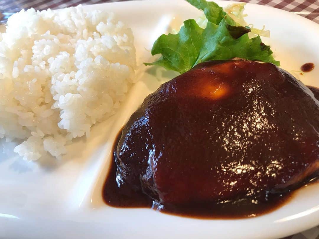 濱田将充さんのインスタグラム写真 - (濱田将充Instagram)「早稲田 キッチンミキ チーズハンバーグ¥500」10月22日 15時18分 - masamichihamada
